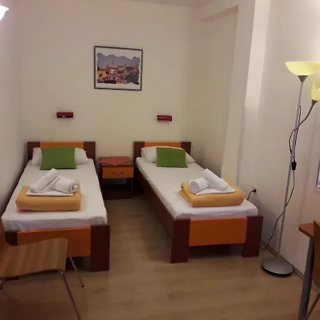 Homestay Vila Anka 2 *