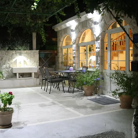 Homestay Vila Anka 2