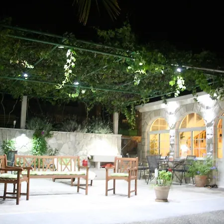 Homestay Vila Anka 2 Slano